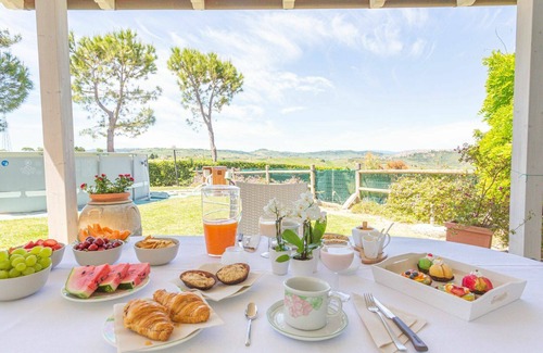 Montenero di Bisaccia House | Wonderful private villa for 9 people with private pool, WIFI, TV, terrace and pets allowed