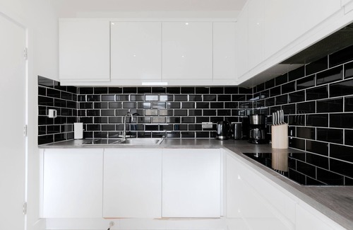 Harrow Road Apartment | Wonderful 2 Bedrooms one Bathroom near Portobello