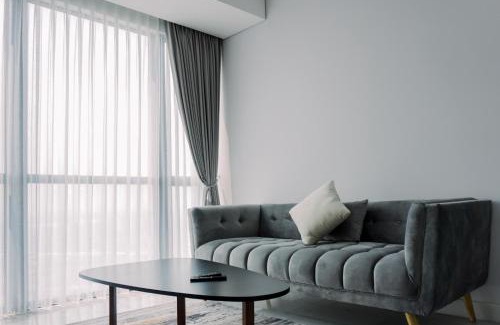 Pinang Apartment | Wonderful and Homey 1BR The Smith Alam Sutera Apartment By Travelio