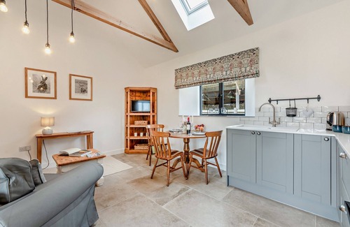Chipping Norton Cottage | Wonderful barn conversion Dog Friendly - Rabbit