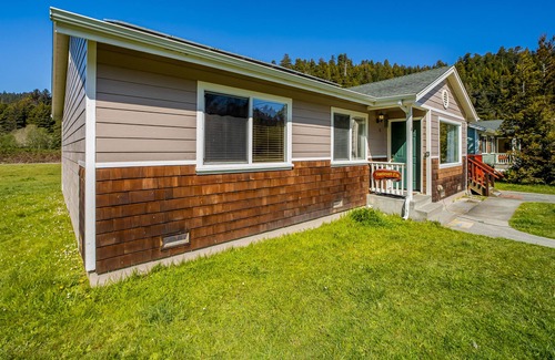Orick Cabin | Wonderful Cabin Near the Coast with Free WiFi & Gas Grill - Perfect for Families
