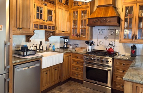 Bozeman House | Wonderful "Cottage Like" 30 day minimum Rental near Downtown and MSU