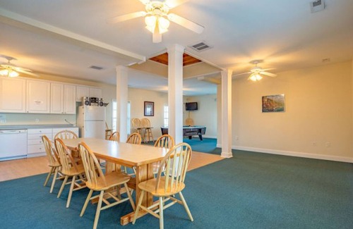 Hatteras Condo | Wonderful home in beachfront complex with pool & hot tub, central AC & deck