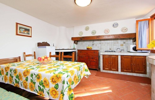 Pieve a Presciano Villa | Wonderful private villa with private pool, WIFI, TV, patio, pets allowed and panoramic view