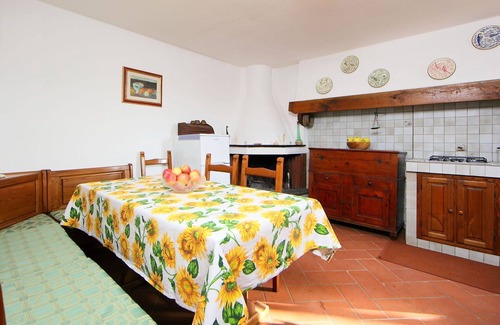 Pieve a Presciano Villa | Wonderful private villa with private pool, WIFI, TV, patio, pets allowed and panoramic view