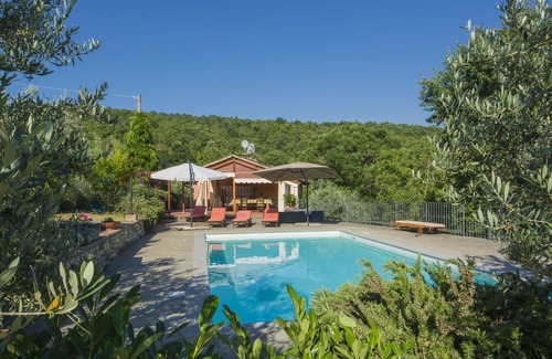 Pieve a Presciano Villa | Wonderful private villa with private pool, WIFI, TV, patio, pets allowed and panoramic view