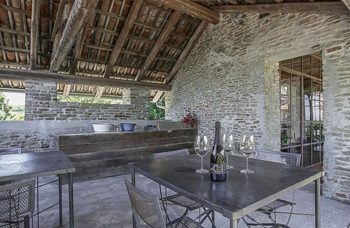 Trezzo Tinella Villa | Wonderful private villa with WIFI, private pool, TV, terrace, pets allowed, panoramic view, parking