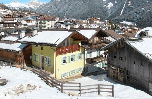 Vigo di Fassa House | Wonderful private villa for 9 people with WIFI, TV, balcony, pets allowed and parking