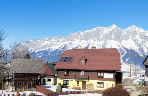 Niederoeblarn House | Wonderful private villa for 10 people with TV, patio and pets allowed