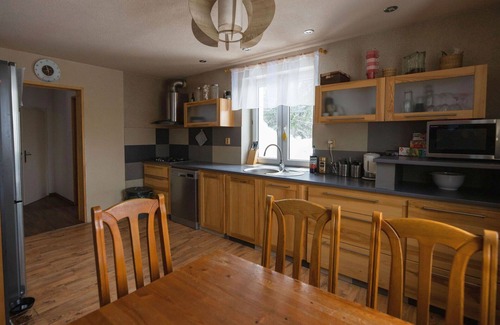 Tanvald House | Wonderful private villa for 8 people with WIFI, TV, patio, pets allowed, panoramic view and park.