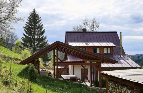 Tanvald House | Wonderful private villa for 8 people with WIFI, TV, patio, pets allowed, panoramic view and park.