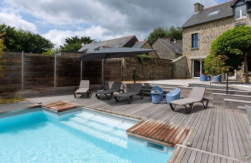 Le Tronchet Villa | Wonderful private villa for 12 guests with WIFI, private pool, TV, terrace and parking