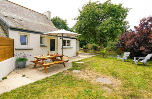 Plovan House | Wonderful private villa for 4 people with WIFI, TV, terrace and pets allowed
