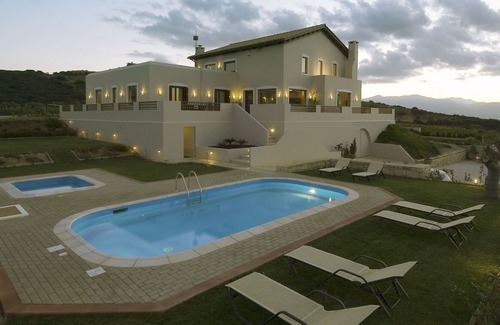 Nikos Kazantzakis Villa | Wonderful private villa for 12 guests with A/C, private pool, WIFI, hot tub, TV, patio and parking