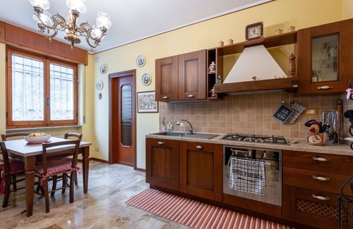 Acqui Terme House | Wonderful private villa with WIFI, A/C, TV, terrace, pets allowed, panoramic view and parking