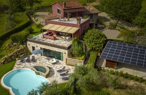 Castel Rigone Villa | Wonderful private villa with WIFI, private pool, A/C, hot tub, TV, patio, panoramic view, parking