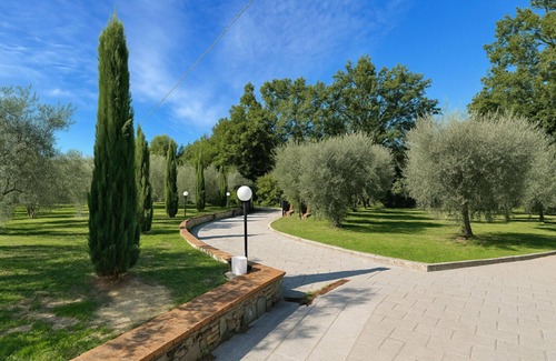 Lamporecchio Villa | Wonderful private villa with WIFI, private pool, hot tub, TV, terrace and panoramic view