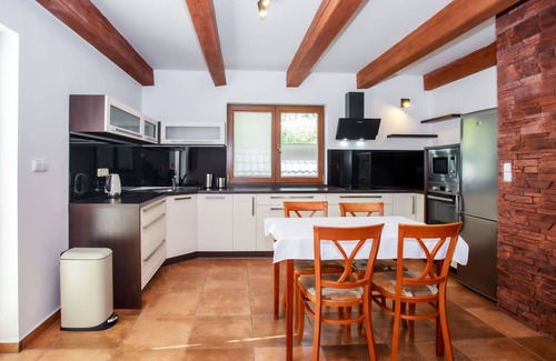 Zabovresky House | Wonderful private villa for 4 people with WIFI, TV, terrace and parking