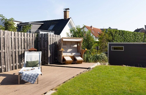 Lubmin Villa | Wonderful private villa for 8 guests with WIFI, TV, terrace and parking