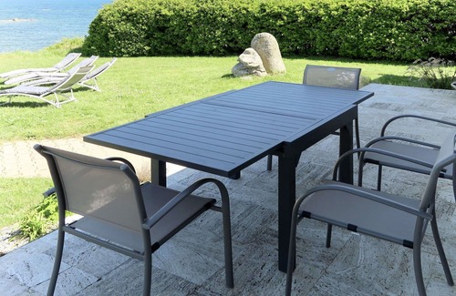 Berven House | Wonderful private villa for 4 guests with WIFI, TV, terrace and pets allowed