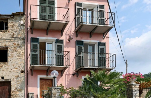Caravonica House | Wonderful private villa for 4 guests with WIFI, TV, terrace and panoramic view