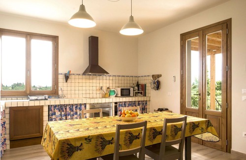 Fucecchio Villa | Wonderful private villa for 6 people with WIFI, A/C, pool, pets allowed, panoramic view and park.