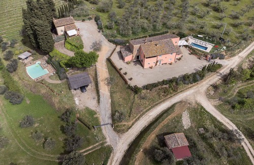 Montelupo Fiorentino Villa | Wonderful private villa for 11 people with WIFI, A/C, private pool, TV, patio and panoramic view