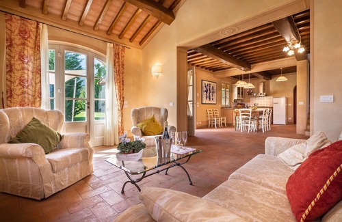Castelvecchio Villa | Wonderful private villa for 6 guests with private pool, WIFI, A/C, TV and veranda, close to Lucca