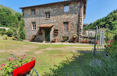Villabuona Villa | Wonderful private villa for 6 guests with private pool, WIFI, TV and pets allowed