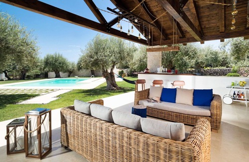 Rosolini Villa | Wonderful private villa for 10 guests with private pool, WIFI, A/C, TV, patio and parking