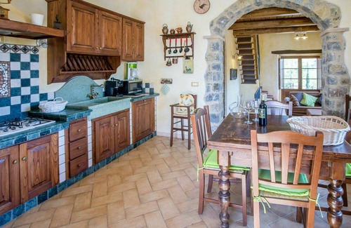 Seggiano House | Wonderful private villa with hot tub, WIFI, private pool, TV, patio, pets allowed and panoramic .