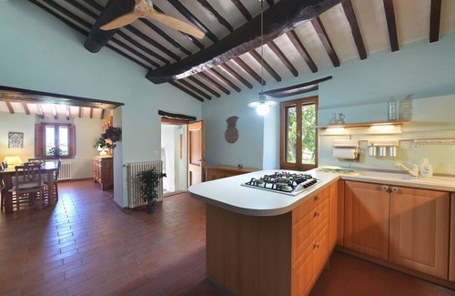 Paciano Villa | Wonderful private villa for 8 people with private pool, hot tub, WIFI, TV, balcony and pets allo.