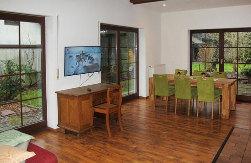 Murchin House | Wonderful private villa for 6 people with WIFI, TV, terrace and parking