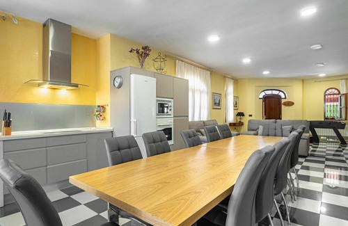 Baena Villa | Wonderful private villa with WIFI, hot tub, A/C, private pool, TV, patio and pets allowed