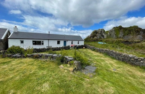 Slate Islands House | Wonderful private villa for 4 people with WIFI, TV and pets allowed