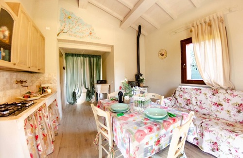 Lari Villa | Wonderful private villa for 4 people with WIFI, A/C, private pool, pets allowed and parking