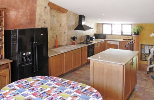 Nyons House | Wonderful private villa for 6 people with WIFI, A/C, TV, terrace, pets allowed and parking