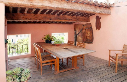 Nyons House | Wonderful private villa for 6 people with WIFI, A/C, TV, terrace, pets allowed and parking