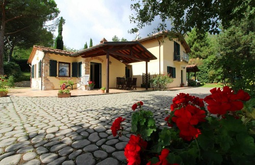 Ponte Buriano Villa | Wonderful private villa for 13 people with WIFI, private pool and TV