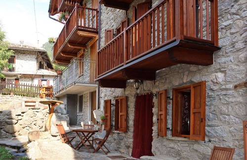 Noasca House | Wonderful private villa for 12 people with TV, patio and parking