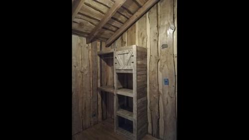 Pucon House | Wonderful rustic cabin 2, with native logs, on the banks of the Trancura River