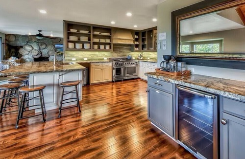 Tahoe Village House | Wonderful! Sleeps 16, Views, Chef's Kitchen, Meticulously Clean!