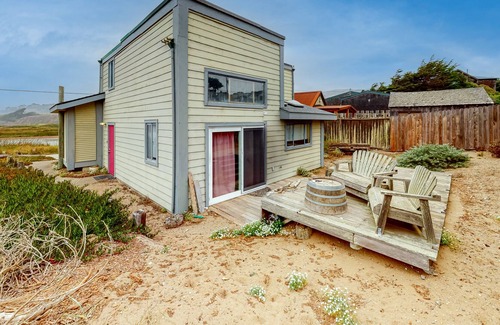 Salmon Creek House | Wonderful Studio Steps From the Water w/Deck, Private Washer/Dryer, Free WiFi