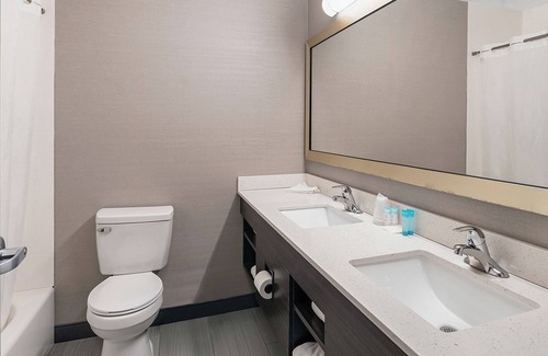 Foxboro Hotel | Wonderful Trip! 2 Relaxing Units w/Free Breakfast & Free Parking!