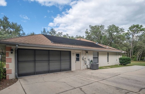 Lecanto Villa | Wonderful updated and private pool villa in Citrus County, Florida