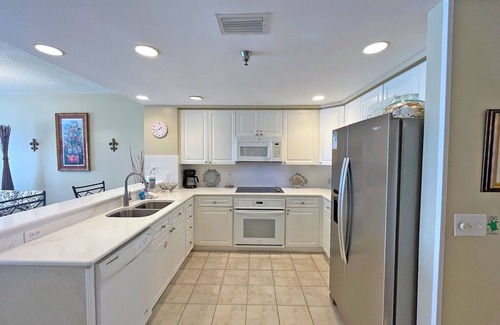Pensacola Beach Condo | Wonderful views of the Gulf from this 5th flr Emerald Isle, Gulf front condo!