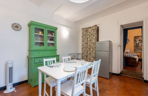 Albisola Superiore Villa | Wonderful villa for 4 guests with WIFI, TV, pets allowed and parking