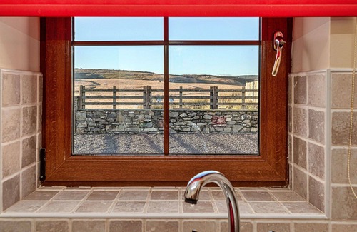 Glandyfi House | Wonderful villa for 6 guests with WIFI, TV, terrace and pets allowed