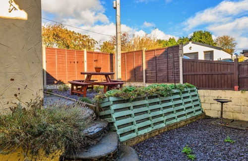 Cwmtirmynach House | Wonderful villa for 8 guests with WIFI, TV and pets allowed