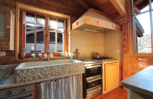 Frassilongo House | Wonderful villa for 6 guests with WIFI, TV, terrace, pets allowed and panoramic view